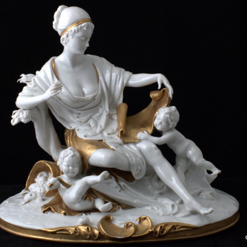 Дама со свитком и двумя путти, Capodimonte, Италия, 1950 гг