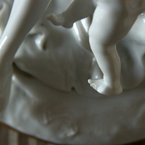 Дама со свитком и двумя путти, Capodimonte, Италия, 1950 гг