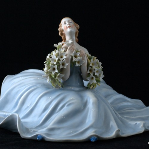 Девушка с гирляндой цветов, Von Schierholz, Германия, 1951-72 гг