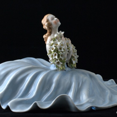 Девушка с гирляндой цветов, Von Schierholz, Германия, 1951-72 гг