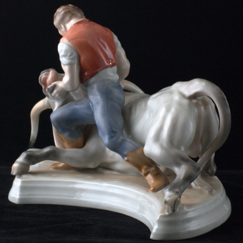 Укрощение быка, Herend, Венгрия