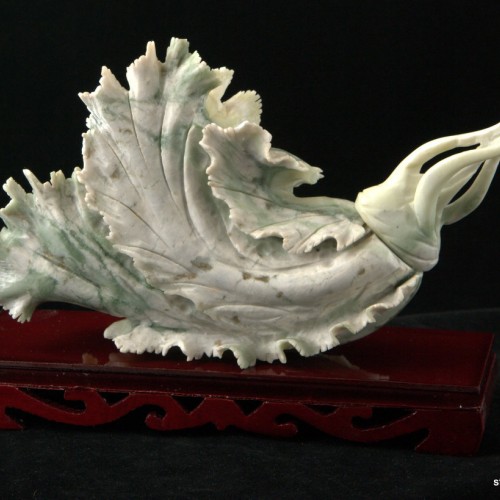 Резной камень "Капуста", нефрит, Китай