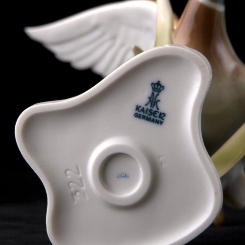 Утка летящая в камышах, Alka Kaiser, Германия