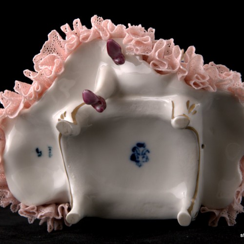 Барышня на диване, кружевная, Volkstedt, Германия