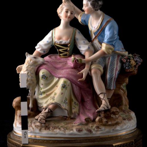 Пара с цетами и овечкой, 1940 гг