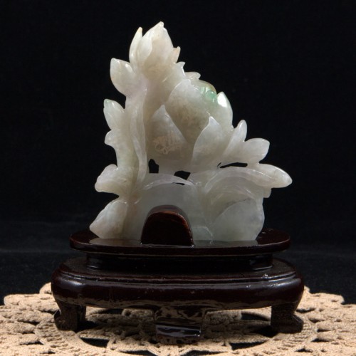 Резной камень "Пион", нефрит, Китай