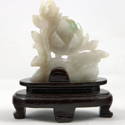 Резной камень "Пион", нефрит, Китай