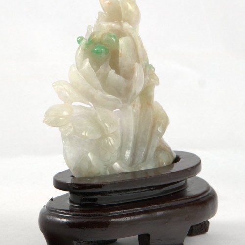 Резной камень "Пион", нефрит, Китай
