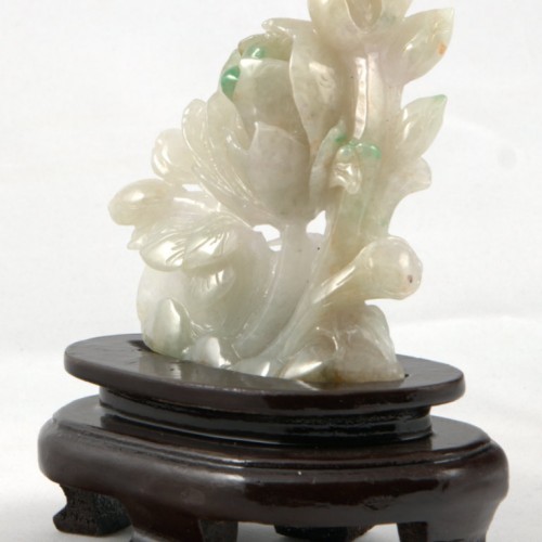 Резной камень "Пион", нефрит, Китай