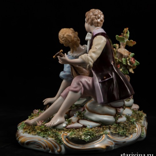 Влюбленная пара с лютней и бубном, Capodimonte, Италия