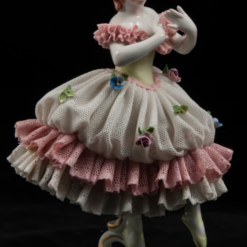 Балерина в платье с зеленым лифом, кружевная, Volkstedt, Германия