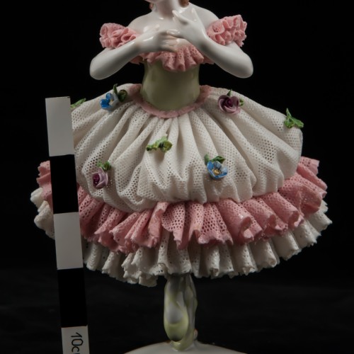 Балерина в платье с зеленым лифом, кружевная, Volkstedt, Германия