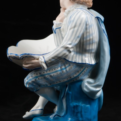 Юноша с вазой, Франция