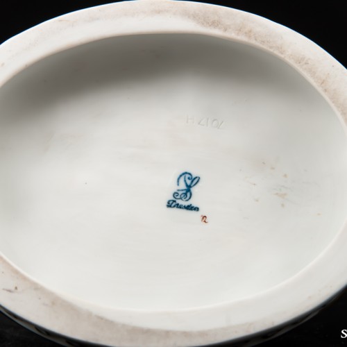 Пара с птичьей клеткой, аллегория Весны, Carl Thieme, Германия