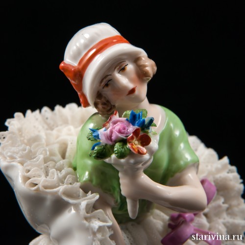 Девушка с букетом, кружевная, АртДеко, Muller & Co, Германия, 1920-30 гг