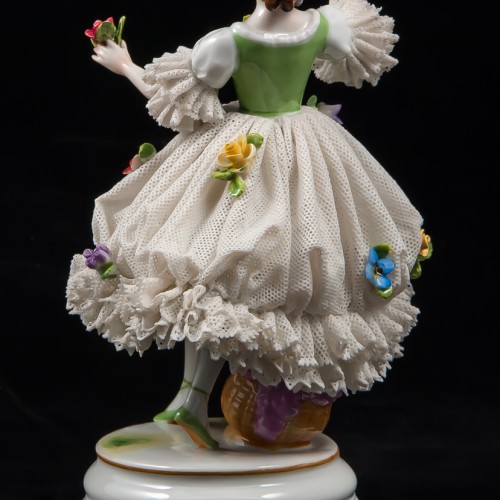 Танцовщица с цветком, кружевная, Muller & Co, Германия, 1907-1952 гг