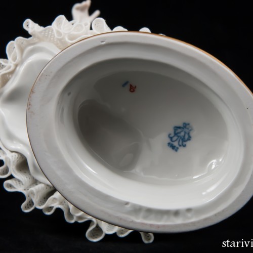 Балерина в сиреневом платье с веером,кружевная, Volkstedt, Германия