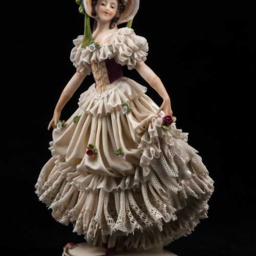 Девшука в синей шляпке с зелеными лентами, кружевная, Дрезден, Германия, до 1940 гг