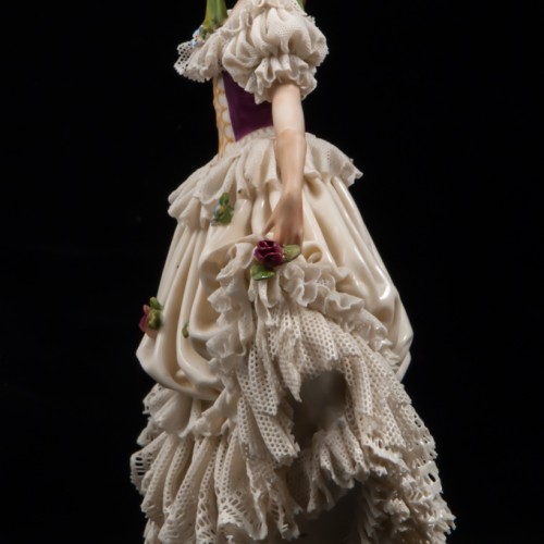 Девшука в синей шляпке с зелеными лентами, кружевная, Дрезден, Германия, до 1940 гг