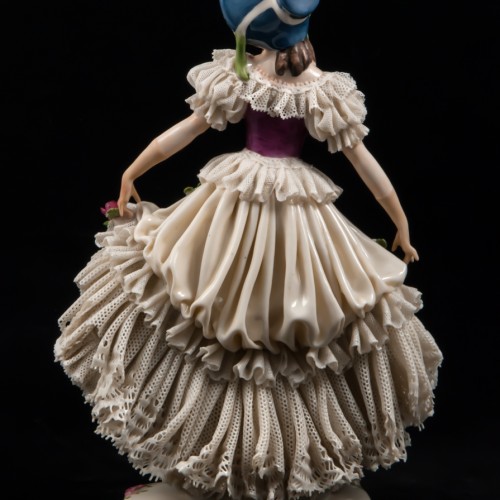 Девшука в синей шляпке с зелеными лентами, кружевная, Дрезден, Германия, до 1940 гг