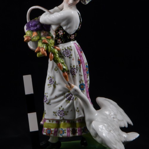 Девушка и гусь, Германия, 1950 гг