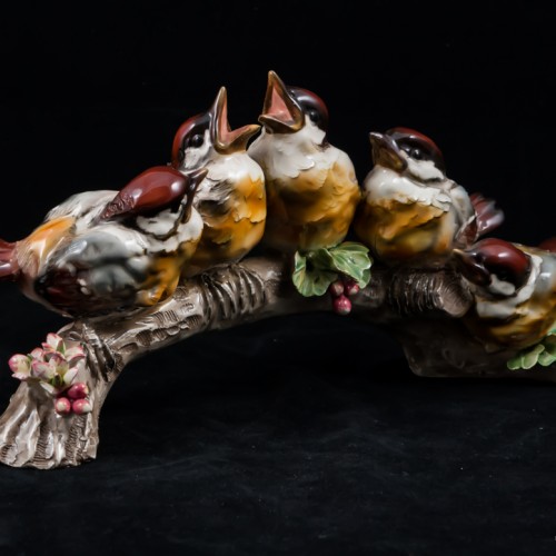 Пять птичек на ветке, Tay, Италия