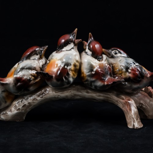 Пять птичек на ветке, Tay, Италия