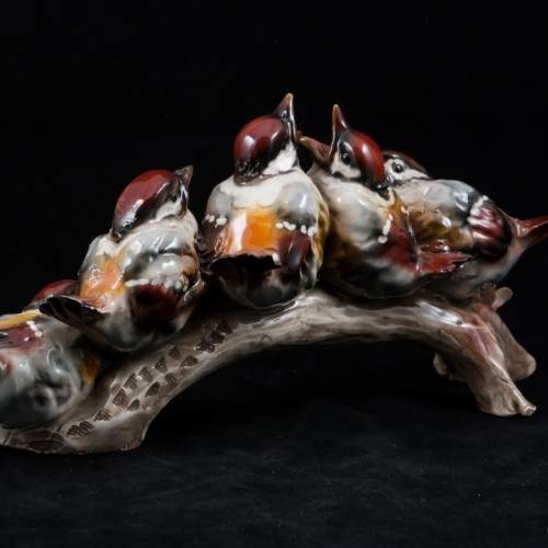 Пять птичек на ветке, Tay, Италия