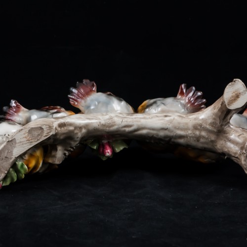 Пять птичек на ветке, Tay, Италия