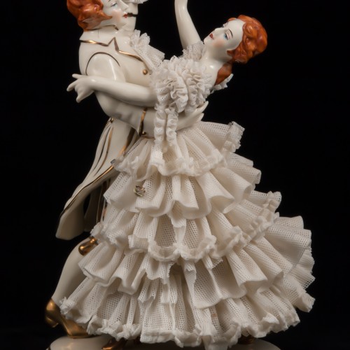 Вальсирующая пара в белом, кружевная, Дрезден, Германия, 1950-60 гг