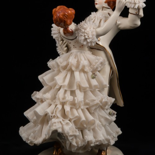 Вальсирующая пара в белом, кружевная, Дрезден, Германия, 1950-60 гг