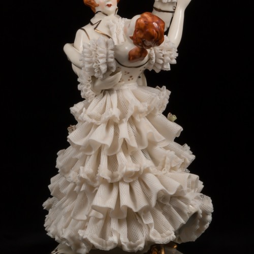Вальсирующая пара в белом, кружевная, Дрезден, Германия, 1950-60 гг