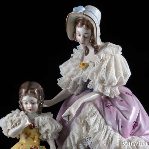 Дама с дочкой, кружевницы, Volkstedt, Германия