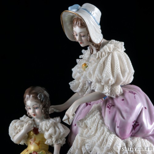 Дама с дочкой, кружевницы, Volkstedt, Германия