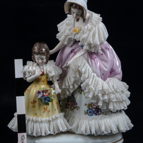 Дама с дочкой, кружевницы, Volkstedt, Германия