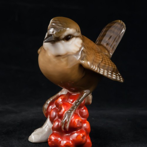 Крапивник с гроздью рябины, миниатюра, Hutschenreuther, Германия