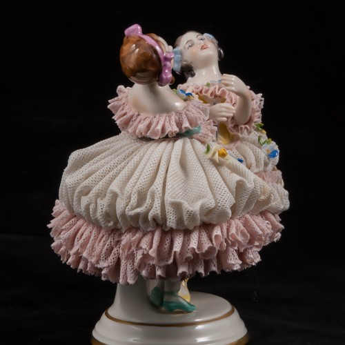 Две девочки, кружевницы, Volkstedt, Германия, 1950 гг