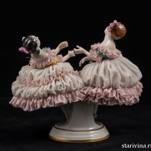 Две девочки, кружевницы, Volkstedt, Германия, 1950 гг