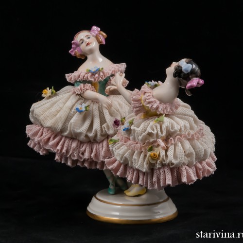 Две девочки, кружевницы, Volkstedt, Германия, 1950 гг