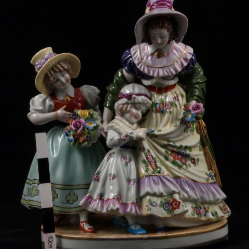 Дама с двумя девочками, Ackermann & Fritze, Германия, 1908-1951 гг