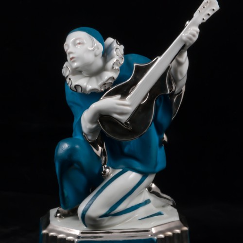 Пьеро с гитарой, Дрезден, Германия, 1920 гг