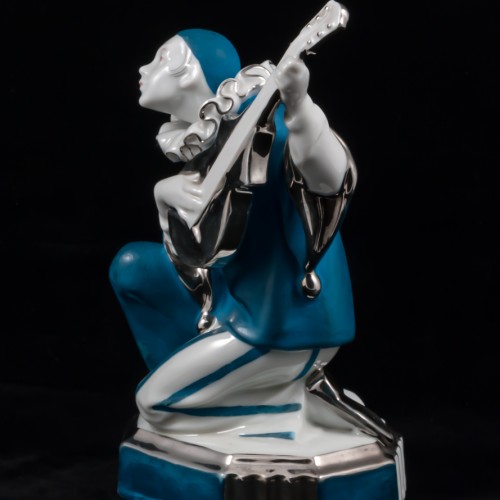 Пьеро с гитарой, Дрезден, Германия, 1920 гг