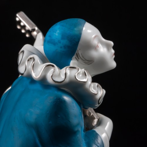 Пьеро с гитарой, Дрезден, Германия, 1920 гг