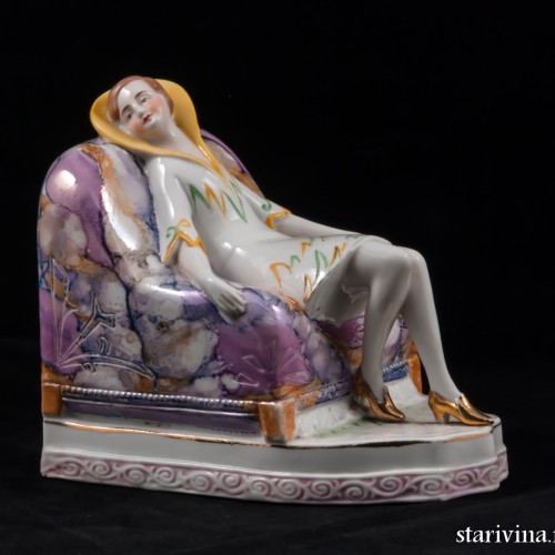 Девушка отдыхающая на кресле, Unger, Schneider & Cie, Германия, 1920-30 гг