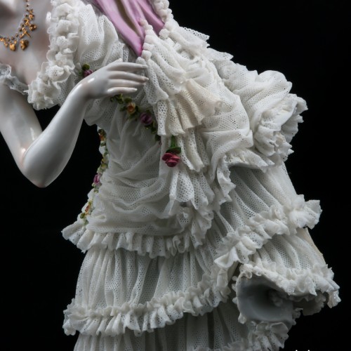 Дама с розовым шарфом, кружевная, Volkstedt, Германия, 1915-34 гг