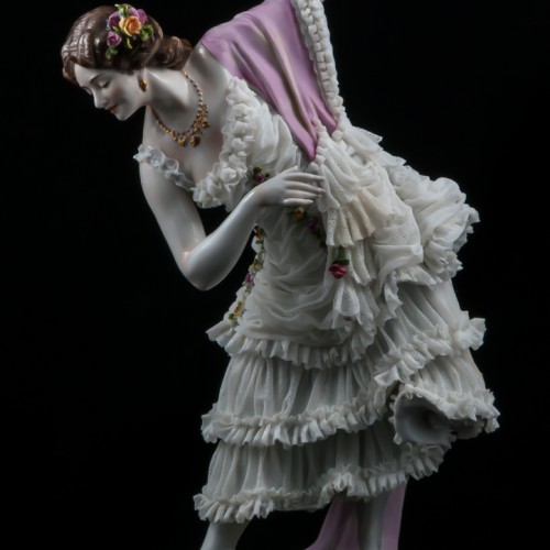 Дама с розовым шарфом, кружевная, Volkstedt, Германия, 1915-34 гг