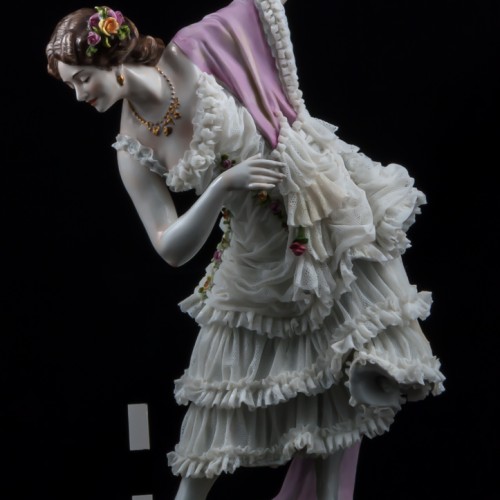 Дама с розовым шарфом, кружевная, Volkstedt, Германия, 1915-34 гг