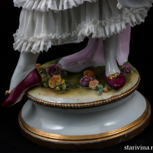 Дама с розовым шарфом, кружевная, Volkstedt, Германия, 1915-34 гг