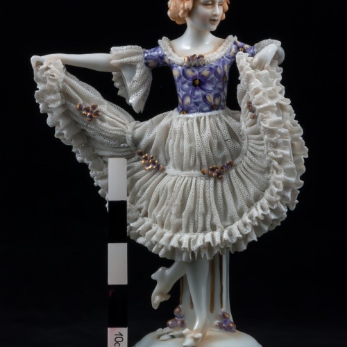 Танцовщица в платье с сиреневым лифом, кружевная, E. A. Muller, Германия, до 1927 г