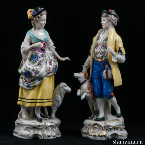 Пара в желтых костюмах с собакой и овечкой, Goebel, Германия, 1935-37 гг